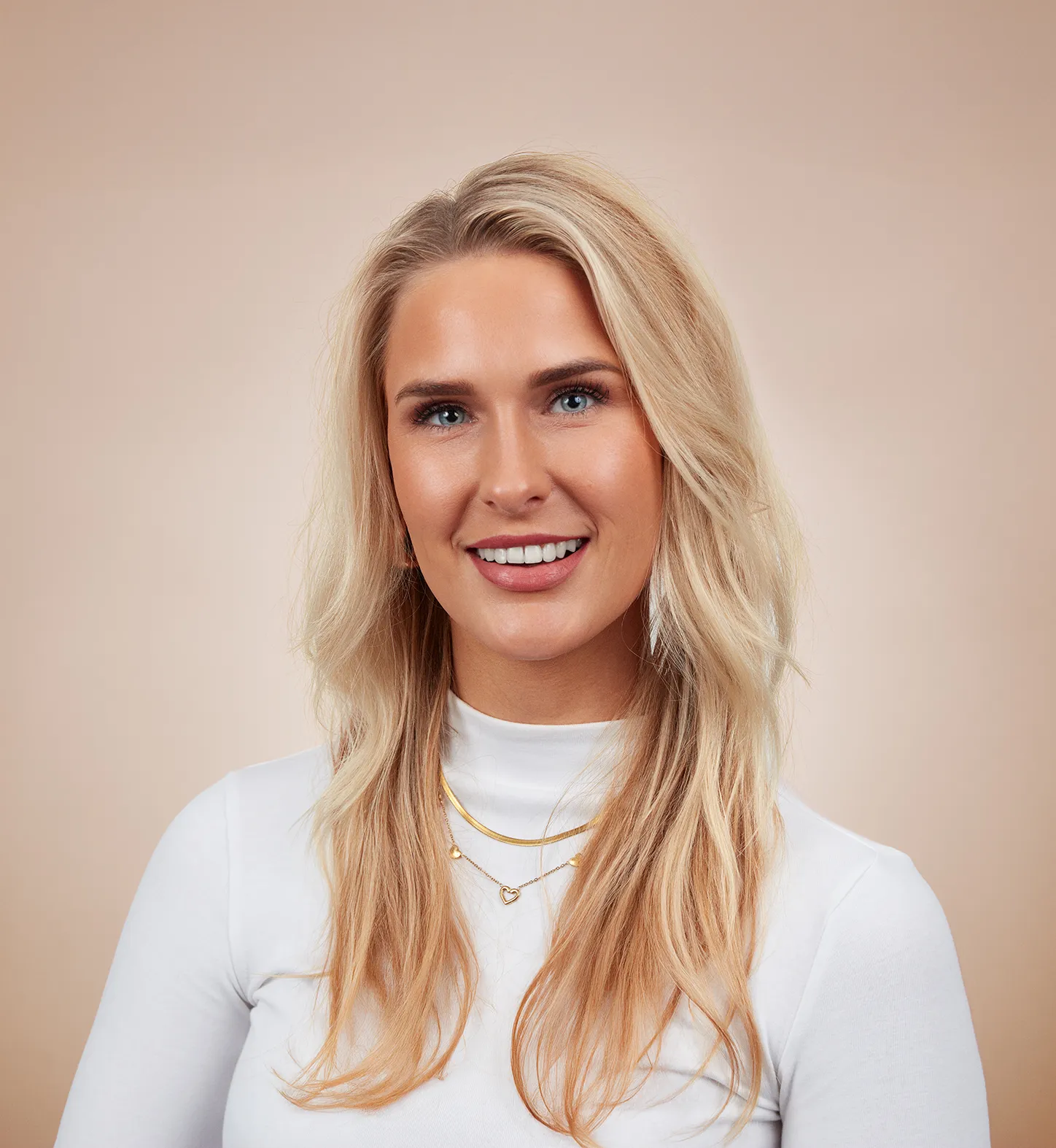 youglowbeautysalon_lisanne_profiel_langer_002 https://lanore.nl/wp-content/uploads/2025/10/youglowbeautysalon_lisanne_profiel_langer_002.webp